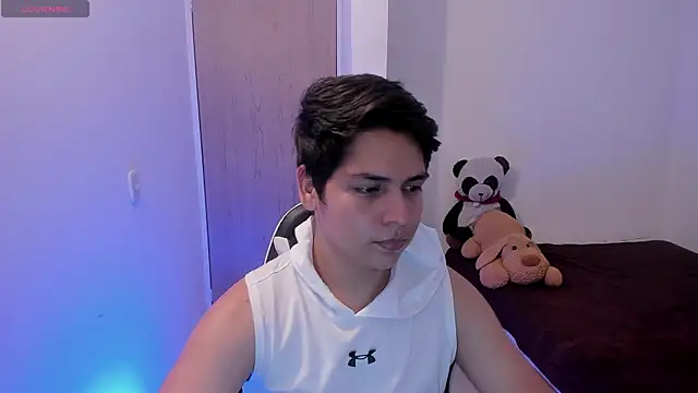 Snapshot of Asta_YunoXXX chatting on April 10, 2026, 7:35 am Asta YunoXXX online show from April 10, 2026, 7:35 am