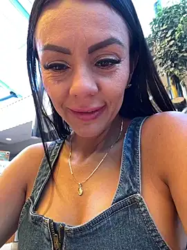 Snapshot of SofhiaTaylor chatting on February 12, 2026, 7:53 pm SofhiaTaylor online show from February 12, 2026, 7:53 pm