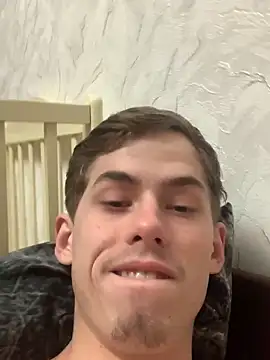 FreeRich online show from December 22, 2025, 2:08 am