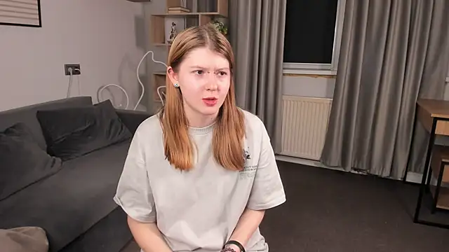 IndiraMarotto online show from January 14, 2026, 12:55 pm