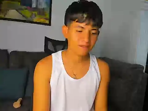 Mikke18 online show from December 2, 2025, 8:48 pm