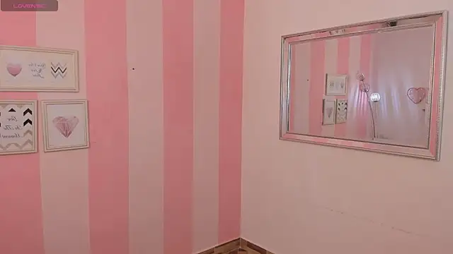 Amaia Monroe online show from April 18, 2026, 1:42 am