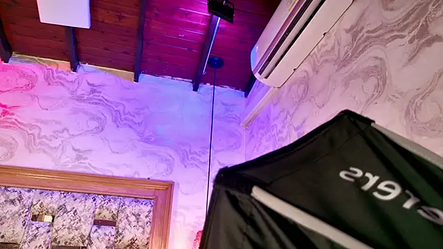 emily dempsey online show from April 1, 2026, 7:11 pm