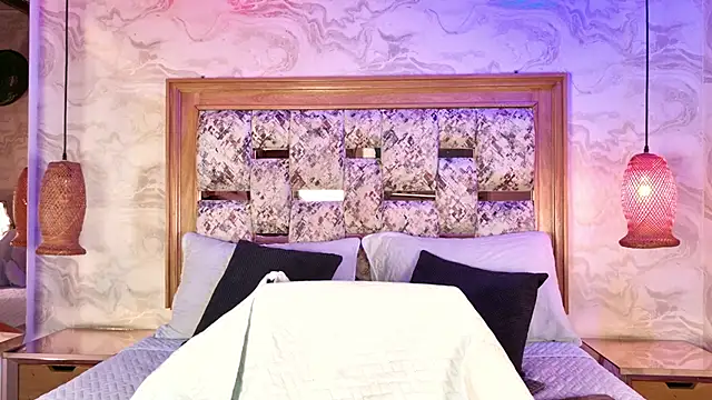 emily dempsey online show from April 9, 2026, 7:19 pm