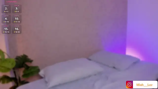 Snapshot of miah_luv chatting on February 13, 2026, 8:05 pm miah luv online show from February 13, 2026, 8:05 pm