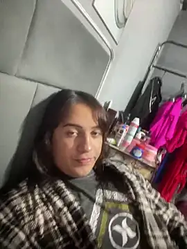 Snapshot of larysinha chatting on May 13, 2026, 10:17 pm larysinha online show from May 13, 2026, 10:17 pm