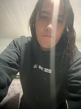 Snapshot of larysinha chatting on June 10, 2026, 3:44 pm larysinha online show from June 10, 2026, 3:44 pm