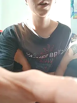 AuroraAya online show from November 30, 2025, 12:20 pm