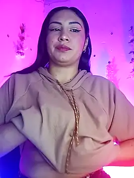 Snapshot of Emy_cutee chatting on January 13, 2026, 12:21 pm Emy cutee online show from January 13, 2026, 12:21 pm