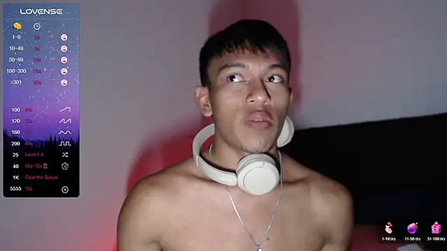 santinaughty online show from December 22, 2025, 4:31 am