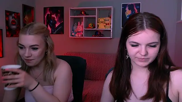 mikameovv online show from May 19, 2026, 9:37 am