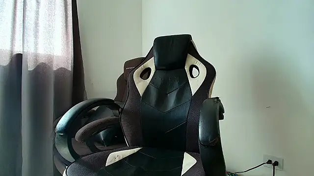 Snapshot of liorvante chatting on February 4, 2026, 3:07 pm liorvante online show from February 4, 2026, 3:07 pm