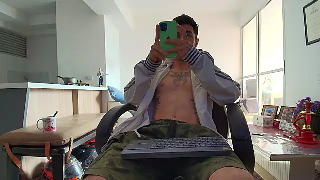 Snapshot of liorvante chatting on February 10, 2026, 1:15 pm liorvante online show from February 10, 2026, 1:15 pm