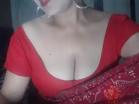 Snapshot of Hotronita123 chatting on February 3, 2026, 11:26 am Hotronita123 online show from February 3, 2026, 11:26 am