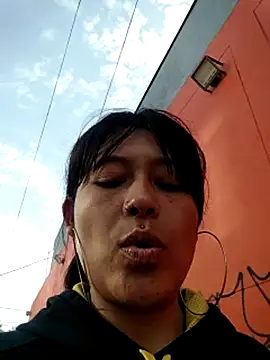 Snapshot of Mariana_eclipse chatting on December 19, 2025, 12:34 pm Mariana eclipse online show from December 19, 2025, 12:34 pm