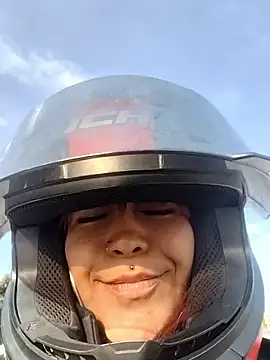 Snapshot of Mariana_eclipse chatting on April 1, 2026, 12:17 pm Mariana eclipse online show from April 1, 2026, 12:17 pm