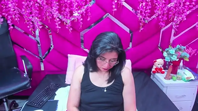 Snapshot of Alexa_Sanz chatting on February 11, 2026, 8:25 pm Alexa Sanz online show from February 11, 2026, 8:25 pm