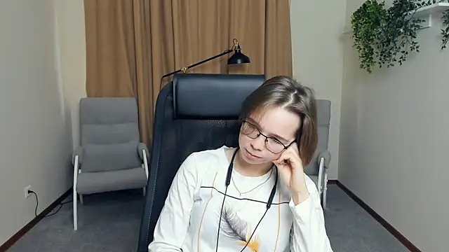 Snapshot of ZulaDungy chatting on November 30, 2025, 8:29 am ZulaDungy online show from November 30, 2025, 8:29 am