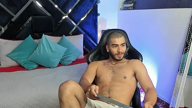 Franco banderas online show from December 17, 2025, 12:55 pm