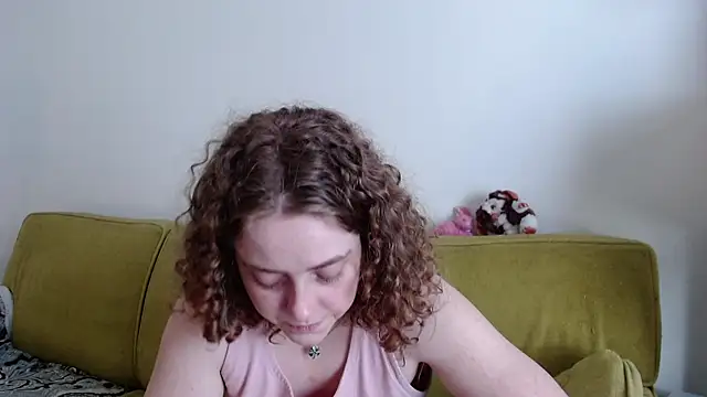DeliaBlew online show from May 20, 2026, 4:46 pm