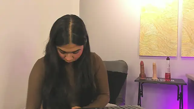 Mylarossi online show from December 3, 2025, 12:36 pm