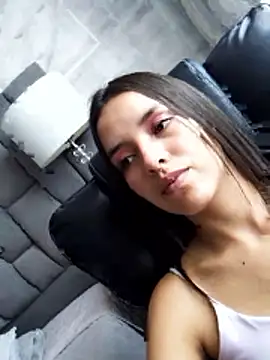 Cherrybombs  online show from January 8, 2026, 3:03 pm