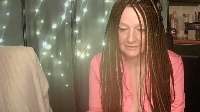 pixxiexo online show from January 6, 2026, 1:42 am