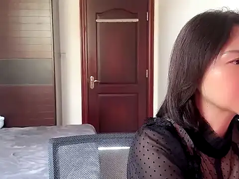 Snapshot of A-ZJunn chatting on December 1, 2025, 6:40 am A-ZJunn online show from December 1, 2025, 6:40 am