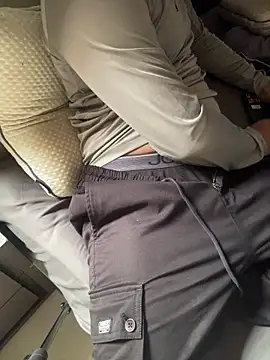 BlahNextDoor online show from December 21, 2025, 8:21 am