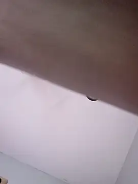 Lalin2323 online show from March 25, 2026, 12:16 am