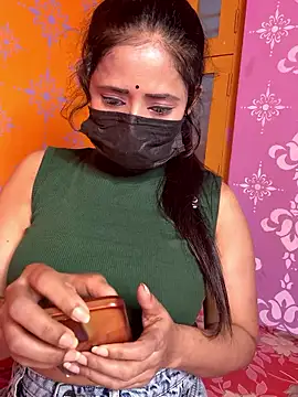 Snapshot of Hot-Haney77 chatting on January 12, 2026, 2:22 pm Hot-Haney77 online show from January 12, 2026, 2:22 pm