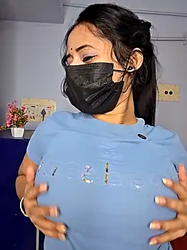 Snapshot of Hot-Haney77 chatting on January 13, 2026, 4:23 pm Hot-Haney77 online show from January 13, 2026, 4:23 pm