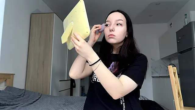 WhiteNoiseJoy online show from December 3, 2025, 6:21 am