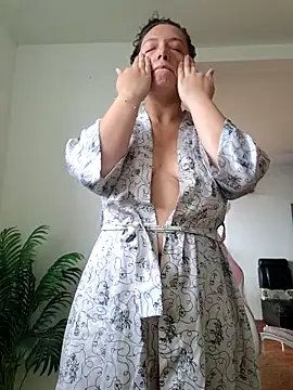 Snapshot of adele_69 chatting on February 13, 2026, 4:58 pm adele 69 online show from February 13, 2026, 4:58 pm