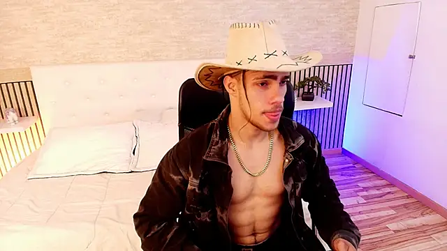 PatrickS25 online show from December 17, 2025, 4:51 am