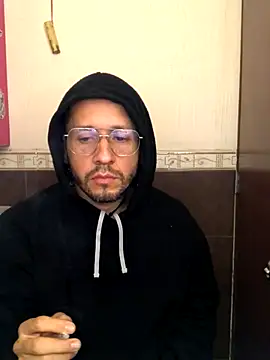 Snapshot of MasterVedetto chatting on December 1, 2025, 9:14 am MasterVedetto online show from December 1, 2025, 9:14 am