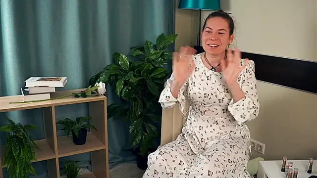 Snapshot of KourtneyFust chatting on December 2, 2025, 9:25 am KourtneyFust online show from December 2, 2025, 9:25 am