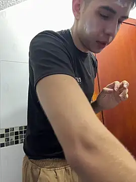 Johan stick online show from December 2, 2025, 11:37 am