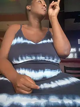 GiantClithpee online show from December 25, 2024, 9:00 pm