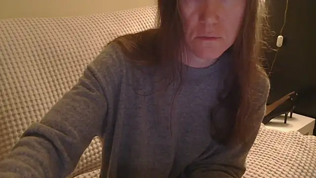 Snapshot of AuroraAG chatting on April 8, 2026, 3:23 pm AuroraAG online show from April 8, 2026, 3:23 pm