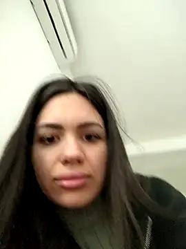 SiennaLuxexx online show from April 10, 2026, 10:20 am