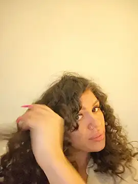 SiennaLuxexx online show from June 18, 2026, 12:09 pm