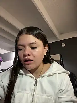 Camila Duarte2 online show from February 2, 2026, 1:54 pm