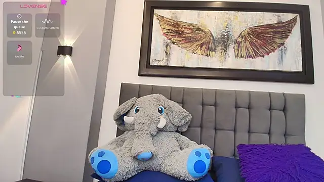 Andre cloefoxx  online show from December 14, 2025, 4:29 am