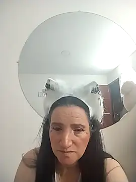 Andre cloefoxx  online show from March 28, 2026, 2:44 am