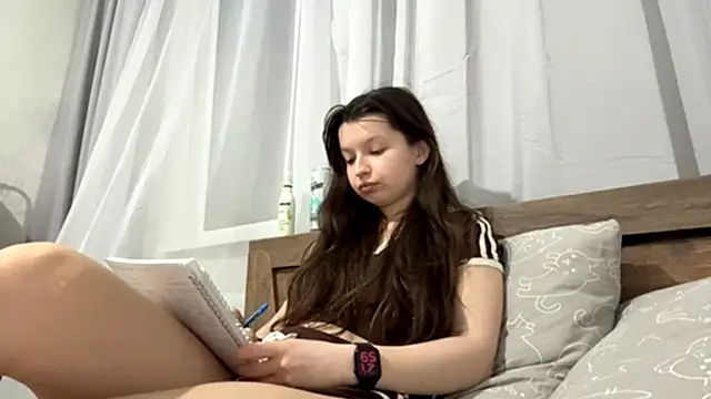 EllieBerrie online show from December 4, 2025, 4:59 pm