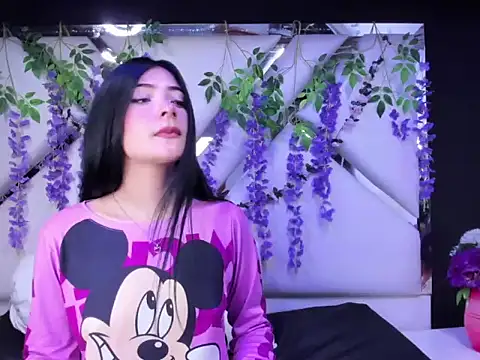 liinzy rouse69 online show from December 17, 2025, 3:07 pm