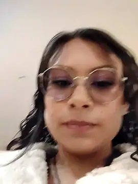 Laura Daza1 online show from February 13, 2026, 6:37 pm