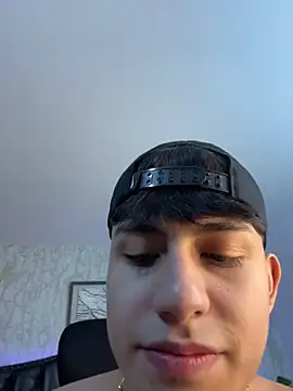 Lander Cruz online show from April 16, 2026, 9:39 pm