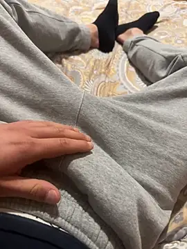 Davide9910x online show from April 9, 2026, 9:58 am